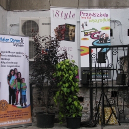 MIĘDZY SŁONCEM A KSIĘZYCEM